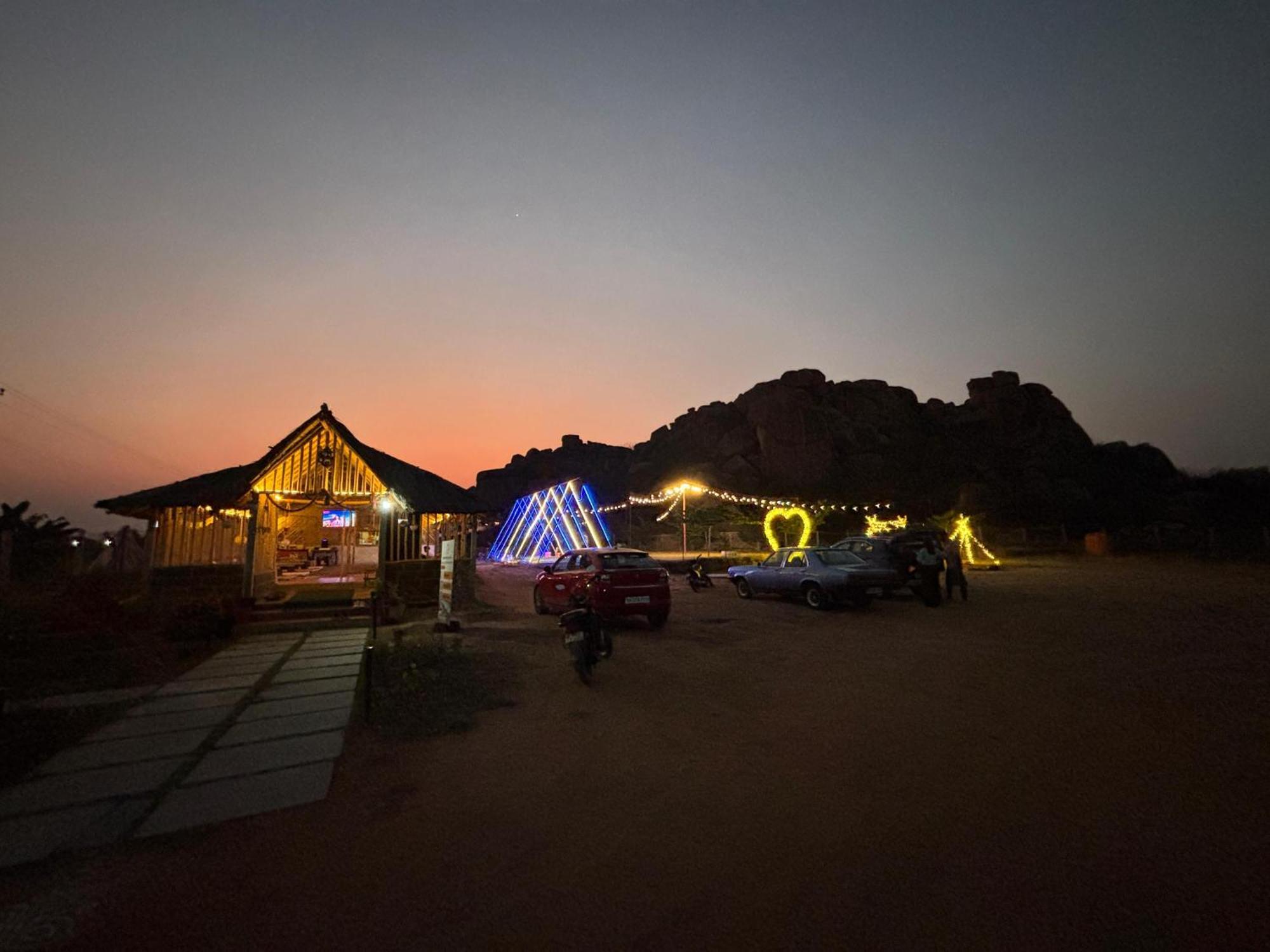 Murali Guesthouse Хампи Экстерьер фото